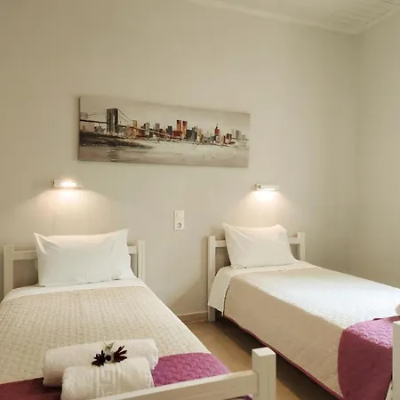 Geraeumige Mit Zwei Schlafzimmern In Der Naehe Des Sandstrandes Apartment Peritheia