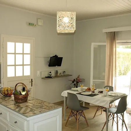 Geraeumige Mit Zwei Schlafzimmern In Der Naehe Des Sandstrandes Apartment
